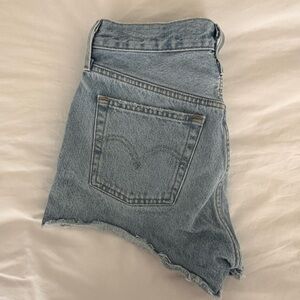 501 Levi’s cut off shorts
